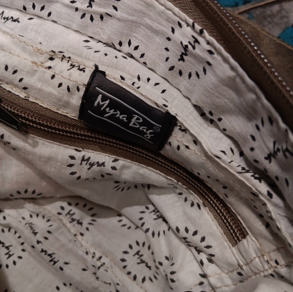 Myra Crossbody Handbag Purse Leather Flap & Strap Outer/Inner Zip Pocket Western - Picture 5 of 5